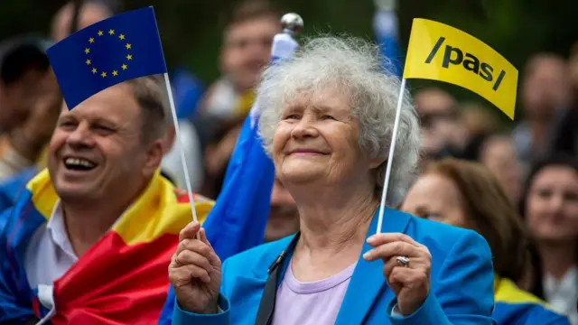 Жінка на мітингу