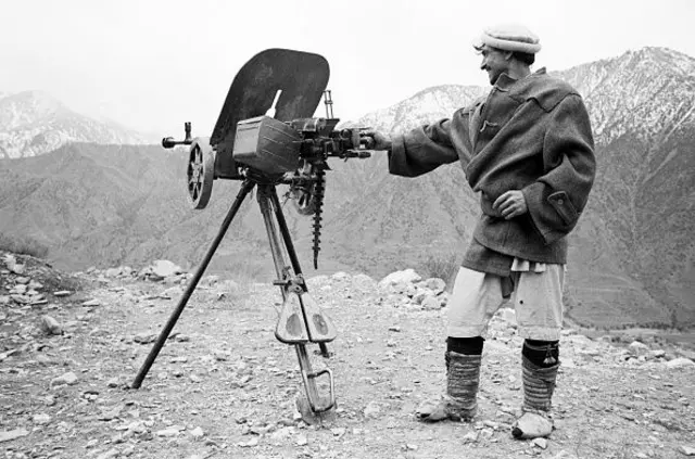 تصور می‌شود در اوج قدرت مجاهدین،‌ شمار آنها به ۲۰۰ هزار نفر می‌رسیده