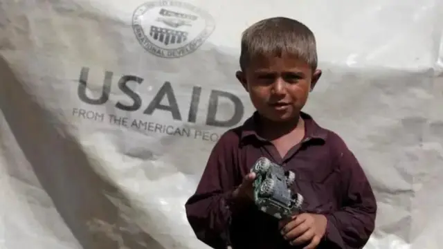 Hay'adda Maraykanka ee Horumarinta Caalamiga ah (USAID) waxa la aasaasay horraantii 1960-meeyadii si ay u maamusho barnaijyada amgargaarka bini'aadantinimo iyada oo dawladda Maraykanka wakiil uga ah caalamka.