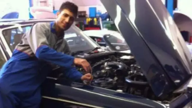 বারজান মাজিদ গাড়ির ইঞ্জিন ম্যাকানিক হিসেবে কাজ করতেন