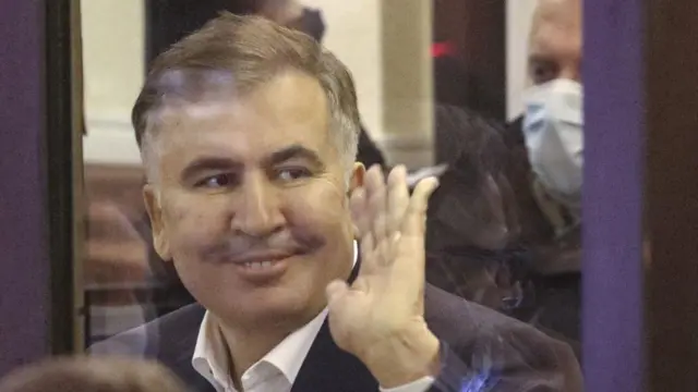 Бывший президент Грузии Михаил Саакашвили на судебном заседании в Тбилиси, 29 ноября 2021 года.