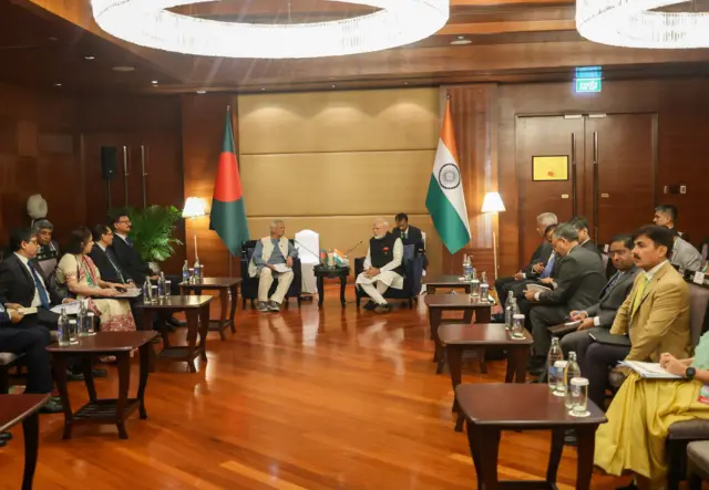 দুই নেতার মধ্যে বৈঠকে দুই দেশের প্রতিনিধিদলও উপস্থিত ছিল