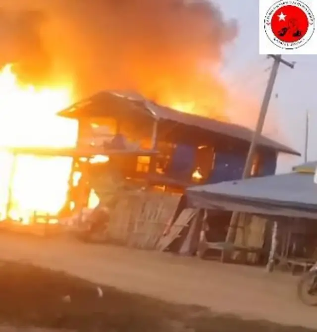 နိုဝင်ဘာ ၁၆ ရက်မှာ ကျွန်းလှမြို့အနောက်ဘက်ခြမ်းရွာတစ်ခုက လေကြောင်းတိုက်ခိုက်ခံခဲ့ရတဲ့ နေအိမ်တစ်လုံး