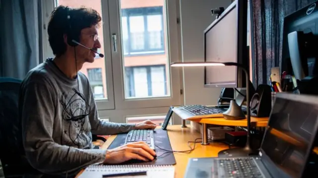 वर्क फ्रॉम होम.