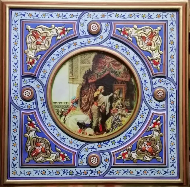 من أعمال اللاجئ السوري في الأردن أحمد نعسان الذي يعمل في فن الأرابيسك