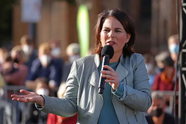 آنالنا بربوک، وزیر خارجه آلمان نیز از جمله کسانی بود که از معترضان در ایران حمایت کرد