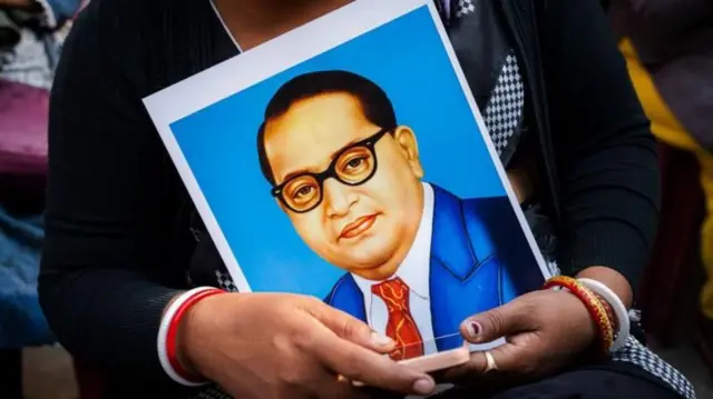 రాహుల్ గాంధీ, మహారాష్ట్ర మహిళలు, మనుస్మృతిలోని శ్లోకాలు