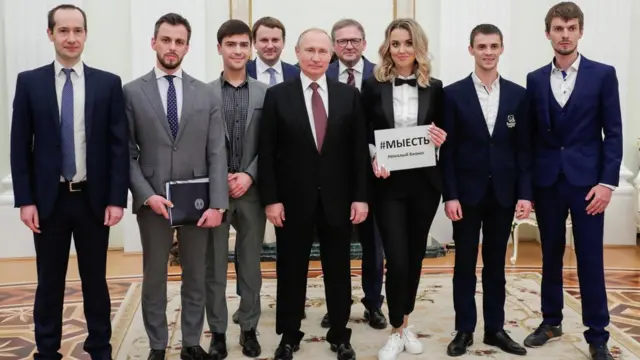 резидент РФ В.Путин встретился с победителями национальной премии "Немалый бизнес" в Кремле