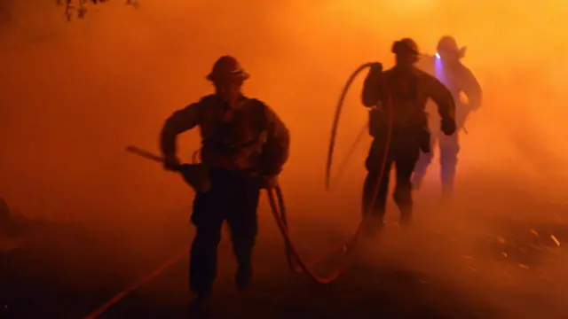 আগুন নেভাতে প্রশিক্ষিত জনবল নিয়োগ করা যেতে পারে