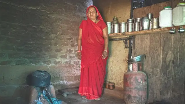 لاخباتي باي