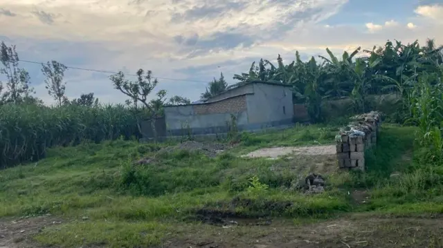 Ibyasigaye ku nzu yangijwe n'imyuzure 