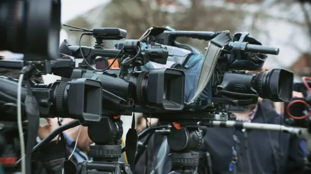 Пресс-конференция маалындагы камералар