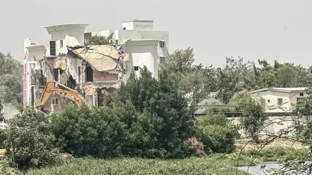 Le siège du parti d'opposition a été démoli le 1er mars. 