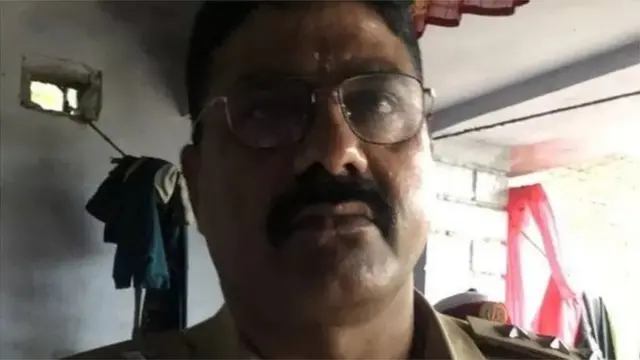 पोलीस अधिकारी