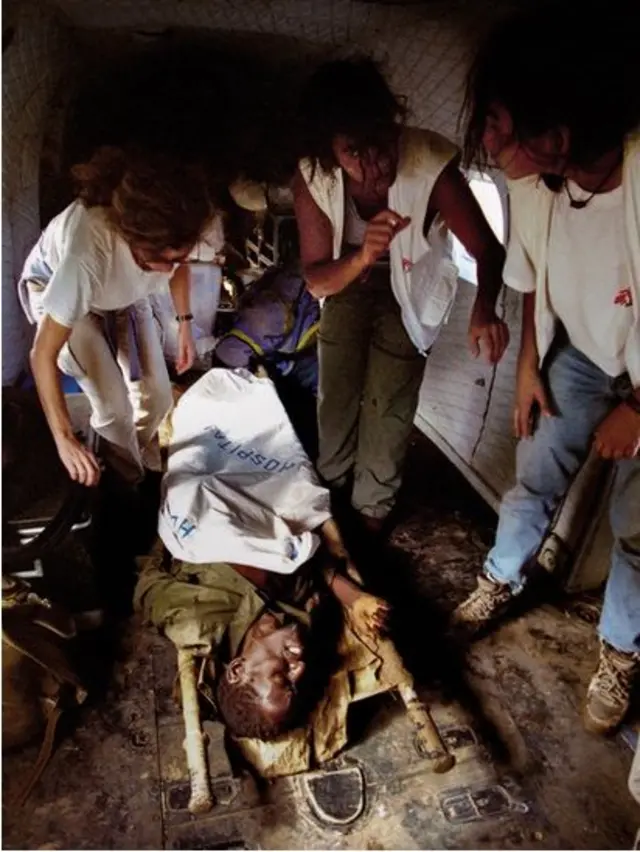 (Beira, Mozambique, 2000).