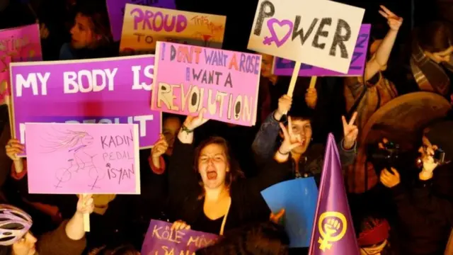 महिलाएं