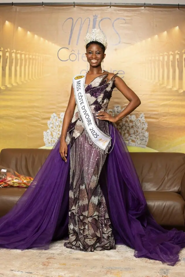 Miss Côte d'Ivoire avec sa couronne