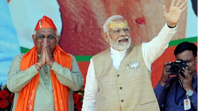 पीएम मोदी के साथ भूपेंद्र पटेल