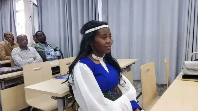 Guddattuu Waaqgaarii kutaa pirojektii dhiyeessuu keessatti