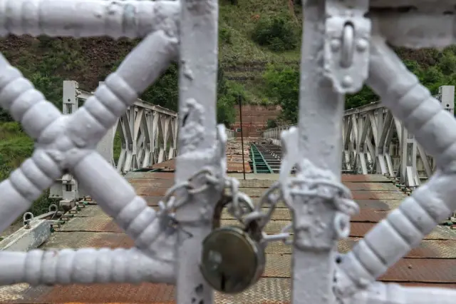 இந்தியா- பாகிஸ்தான் இடையிலா 'அமைதிப் பாலம்' மீண்டும் திறக்கப்பட்டது ஏன்?