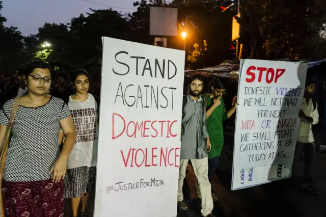 குடும்ப வன்முறை, கொலை, கணவன் மனைவி, நிறவெறி