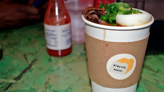 Согласно профессору Элисон Митчелл, ингредиенты якамейна помогают прийти в себя после вчерашней гулянки