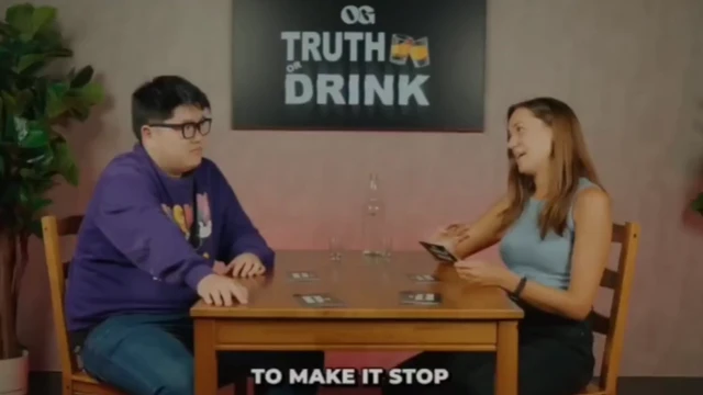 ओजी क्रू यूट्यूब चॅनेलवर प्रसारित झालेल्या एका भागातील दोन व्यक्ती