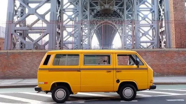 Lagos yellow bus wey don replace molue