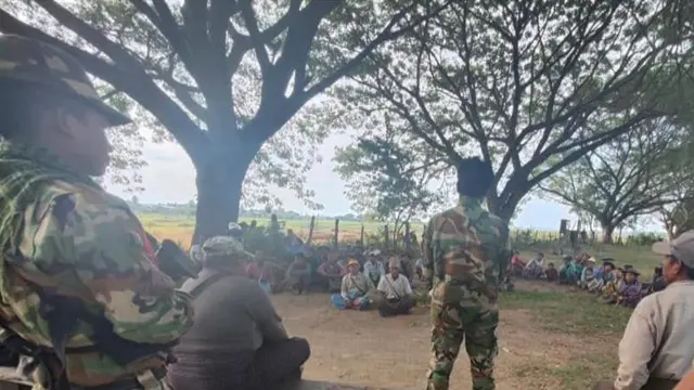 ၂၀၂၄ ခုနှစ်က SRF နဲ့ မင်းကင်းဒေသခံတို့ရဲ့ ဆွေးနွေးပွဲတစ်ခုမြင်ကွင်း