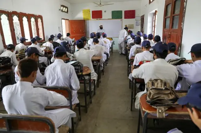  پاکستان د یوې مدرسې طالبان 
