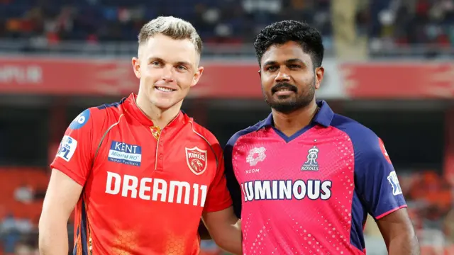 संजू सैमसन(दाएं)