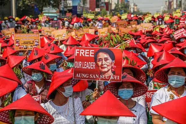လူဦးရေ လေးထောင်ကျော် သေဆုံး