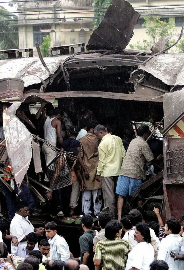 मुंबई लोकल बॉम्बस्फोट 