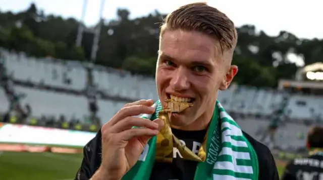 Viktor Gyokeres ni umusatirizi w'imyaka 27 ariko aronderwa cane na Arsenal