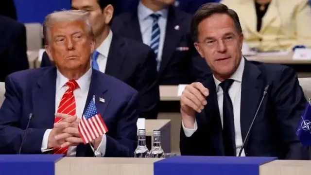 د جمهوري غوښتونکو د ګوند سناتور لینډسيګراهم په امریکا کې د بي‌بي‌سي همکارېرسنۍ سي‌بي‌اېس ته وویل، دغه بندیزونه به ټرمپ ته دا توان ورکړي، چې "د پوتین او هغو ټولو هېوادونو اقتصادونه هدف وګرځوي چې د پوتین د جګړې ملاتړي دي."