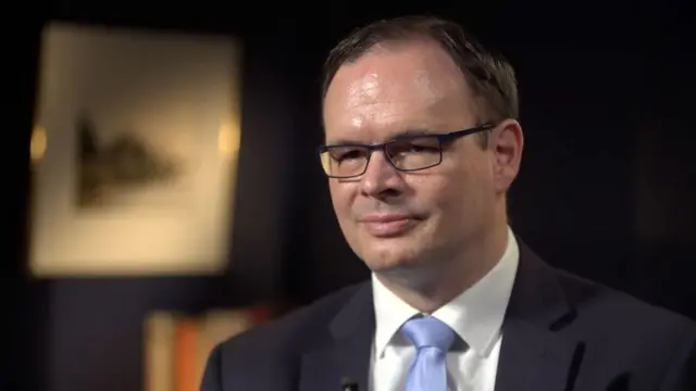 ډاکټر ادریان زینز