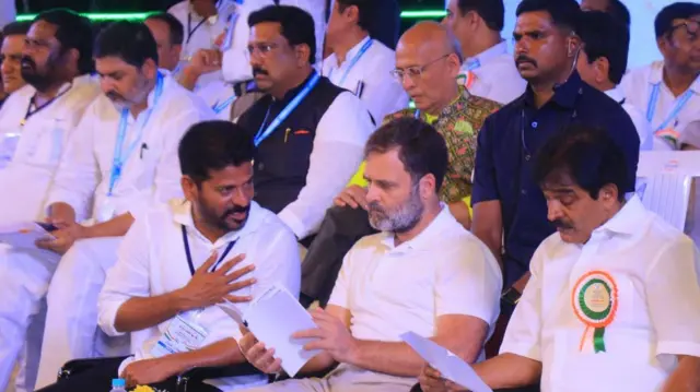 రాహుల్ గాంధీతో రేవంత్ రెడ్డి (ఫైల్)