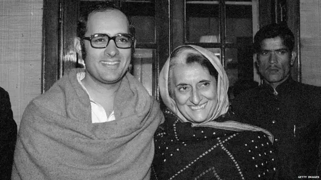 25 ਜੂਨ 1975 ਨੂੰ ਤਤਕਾਲੀ ਪ੍ਰਧਾਨ ਮੰਤਰੀ ਇੰਦਰਾ ਗਾਂਧੀ ਵੱਲੋਂ ਪੂਰੇ ਦੇਸ ਵਿੱਚ ਐਮਜੈਂਸੀ ਲਾਈ ਗਈ ਸੀ