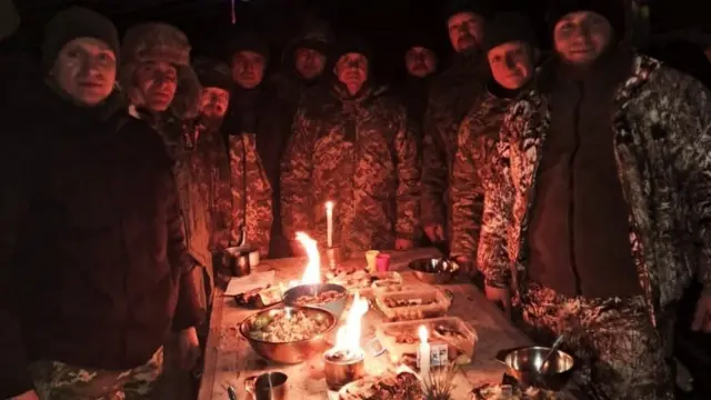 Українські військові святкують Різдво на передовій