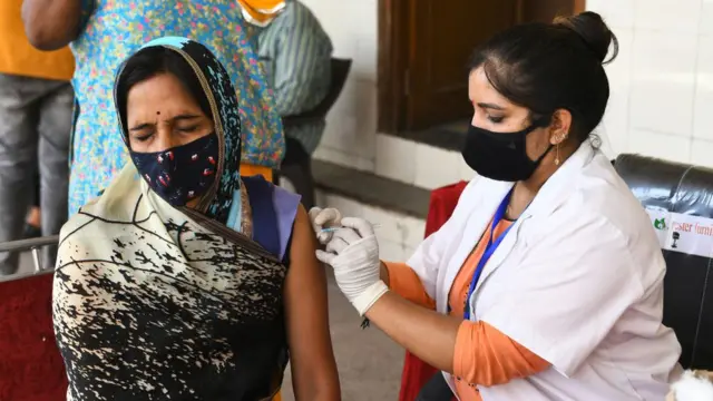 कोरोना लसीकरण