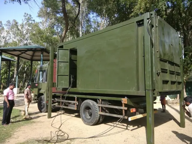 வனவிலங்குகளை மீட்க ஹைட்ராலிக் ஆம்புலன்ஸ்