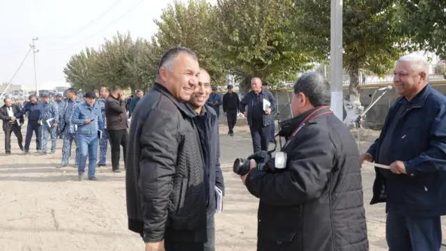 Ўтган йили ноябрда Қашқадарё вилояти туманлари ҳокимлари семинарда қатнашганлар. Миришкор тумани ҳокими Бахтиёр Ражапов марказда
