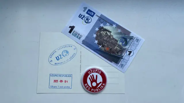 Novac, granični pečati i ostali simboli Užupis republike
