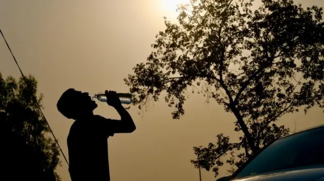 હવામાન વિભાગ, મધ્યપ્રદેશ, ગરમી હવામાન વિભાગ, મધ્યપ્રદેશ, ગરમી, જ્યોતિરાદિત્ય સિંધિયા શું ખિસ્સામાં ડુંગળી રાખવાથી શરીરને ગરમી લાગતી નથી? કેન્દ્રીય મંત્રી સિંધિયાની આ પ્રકારની ટિપ્પણી વિશે ડૉક્ટરો શું કહે છે? કાંદો ઉનાળો ગરમી