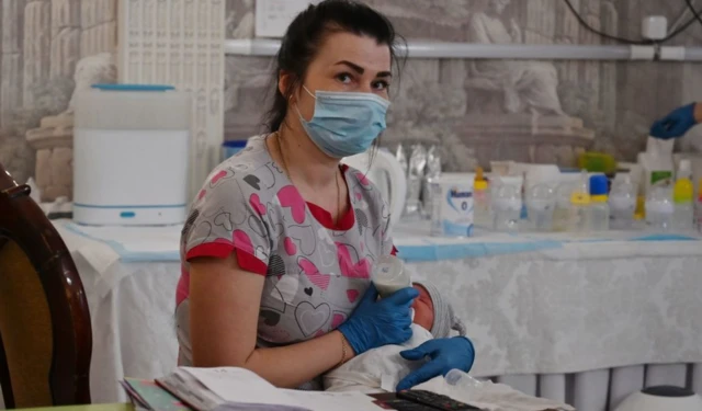 Няня і немовля