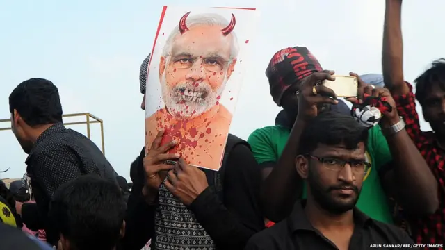 तमिलनाडु, चेन्नई में मोदी विरोधी प्रदर्शन जल्लीकट्टू