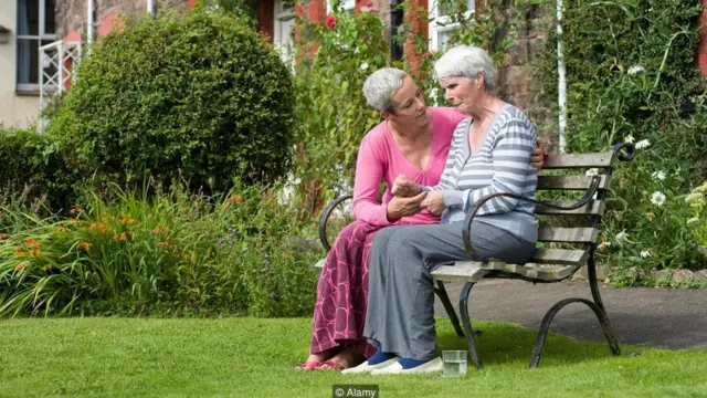 Yaxınının qayğısına qalmaq stress dolu "iş içində iş" yaradır