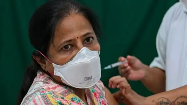 कोरोना लस