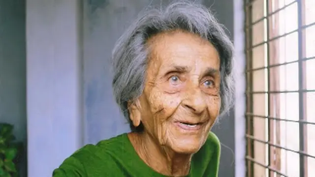 હોમાય વ્યારાવાલાની તસવીર