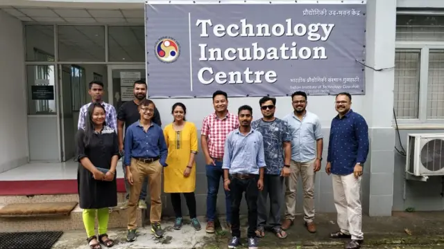 प्रियांग्षु शर्मा की टीम